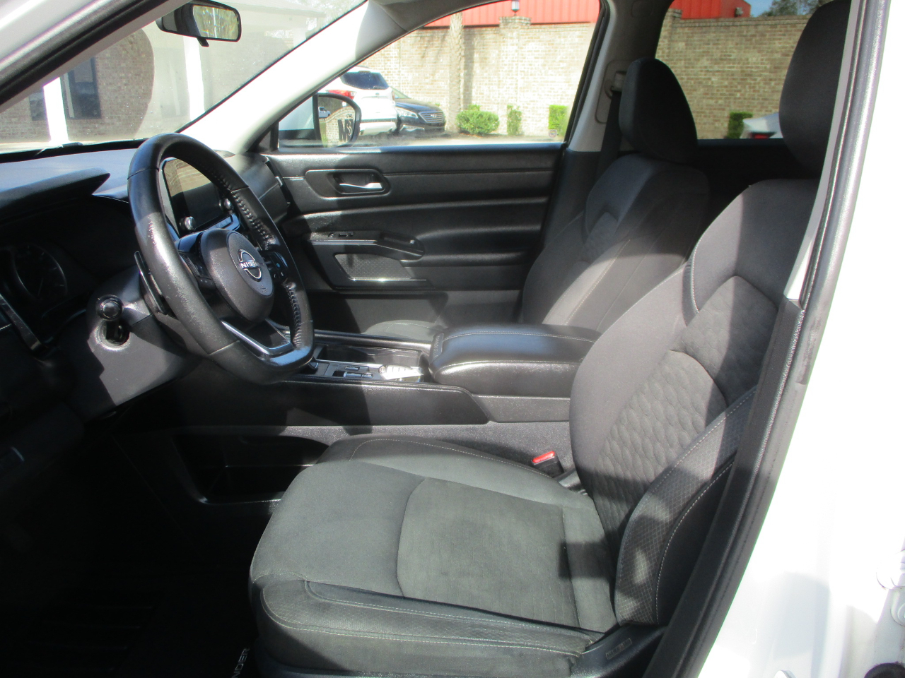 Nissan Pathfinder SV 2022