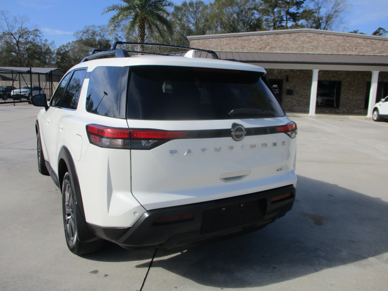 Nissan Pathfinder SV 2022