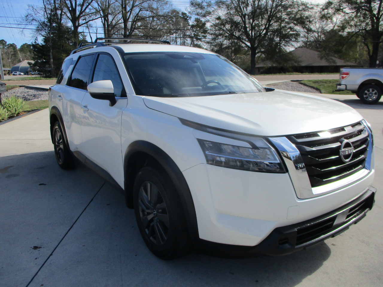 Nissan Pathfinder SV 2022