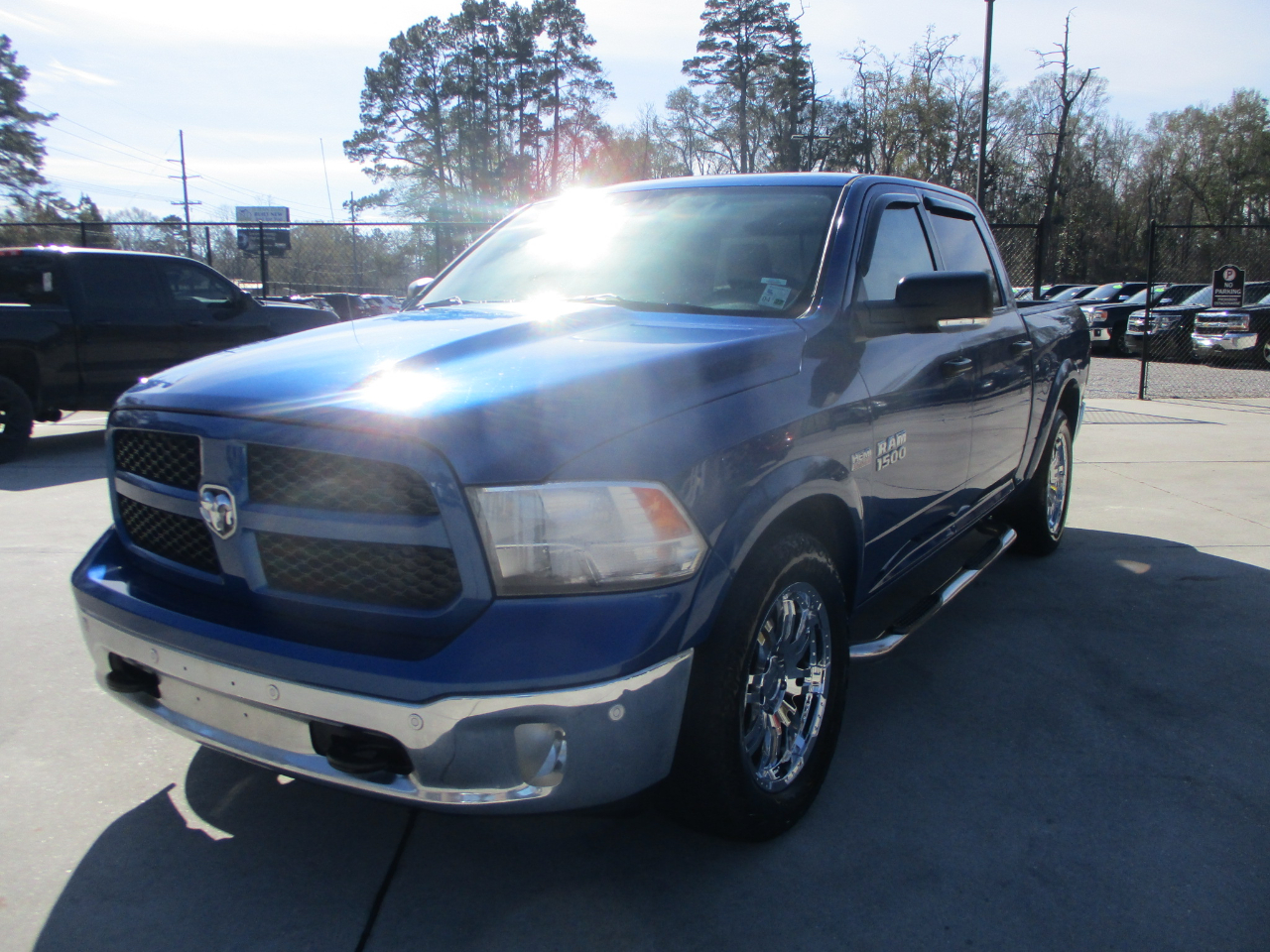 RAM 1500 Outdoorsman 4x4 Crew Cab 5'7" Box 2015