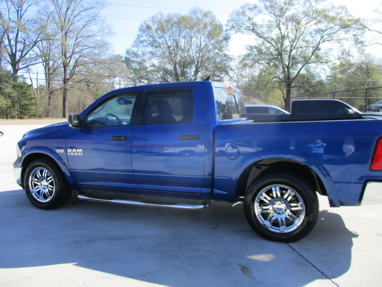 RAM 1500 Outdoorsman 4x4 Crew Cab 5'7" Box 2015
