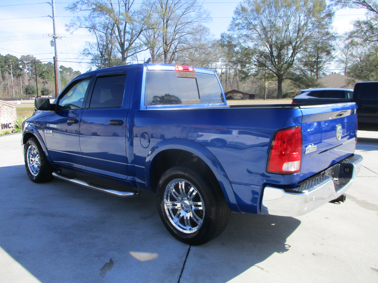 RAM 1500 Outdoorsman 4x4 Crew Cab 5'7" Box 2015