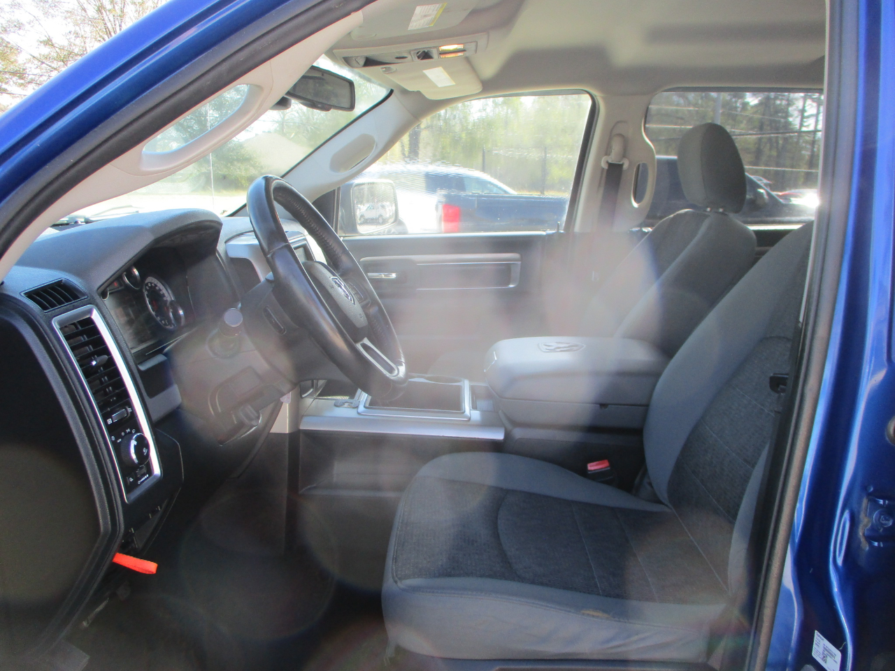 RAM 1500 Outdoorsman 4x4 Crew Cab 5'7" Box 2015