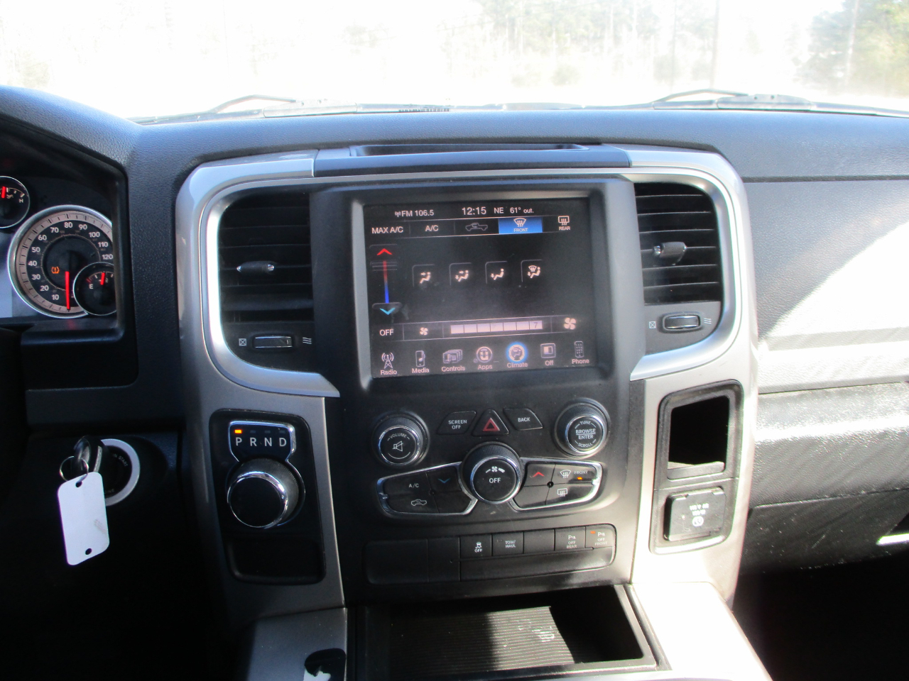 RAM 1500 Outdoorsman 4x4 Crew Cab 5'7" Box 2015