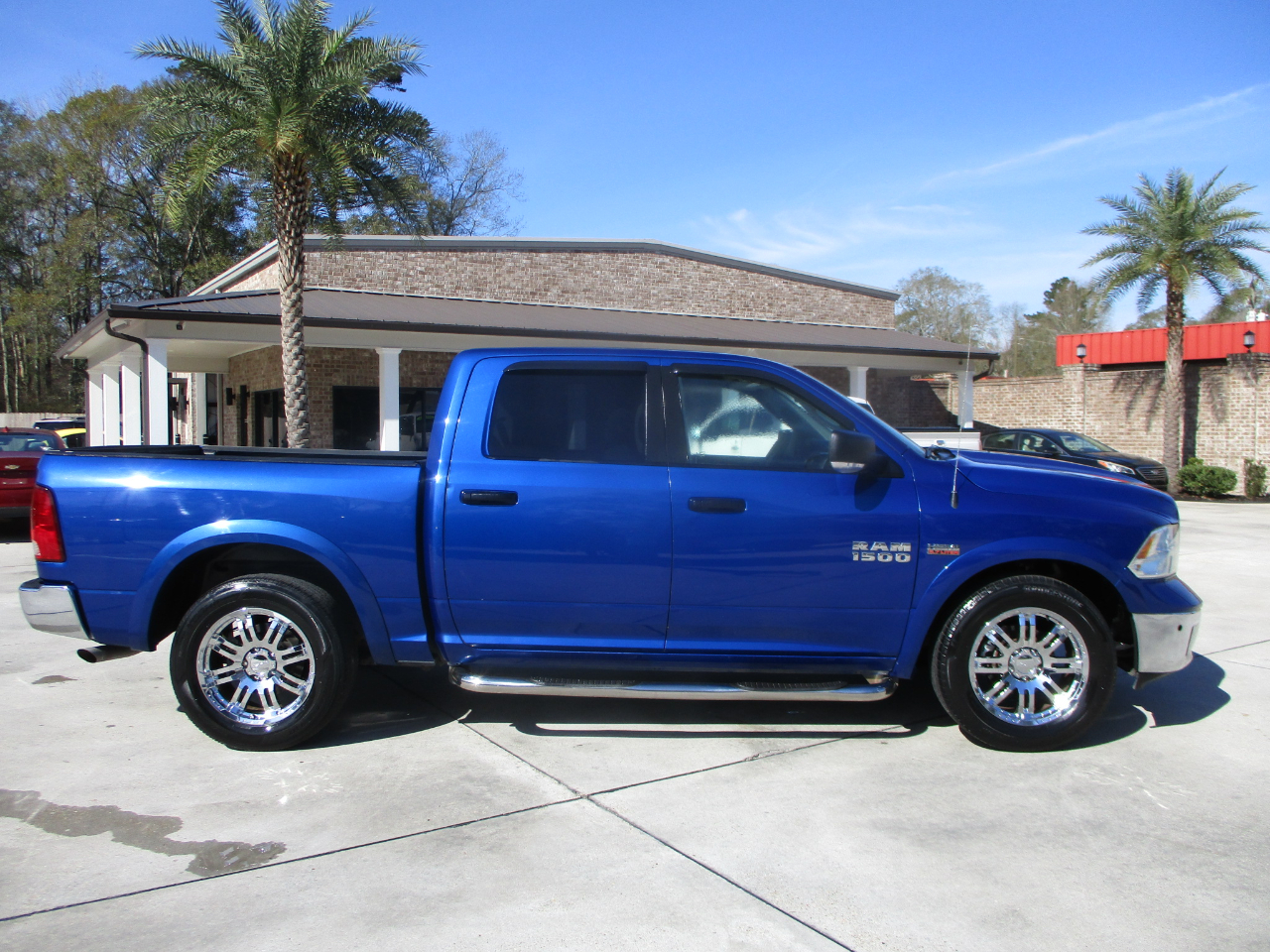 RAM 1500 Outdoorsman 4x4 Crew Cab 5'7" Box 2015