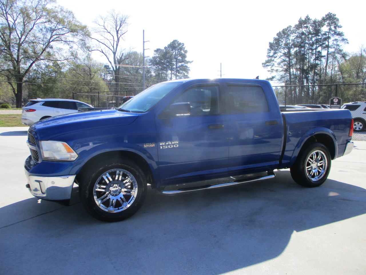 RAM 1500 Outdoorsman 4x4 Crew Cab 5'7" Box 2015