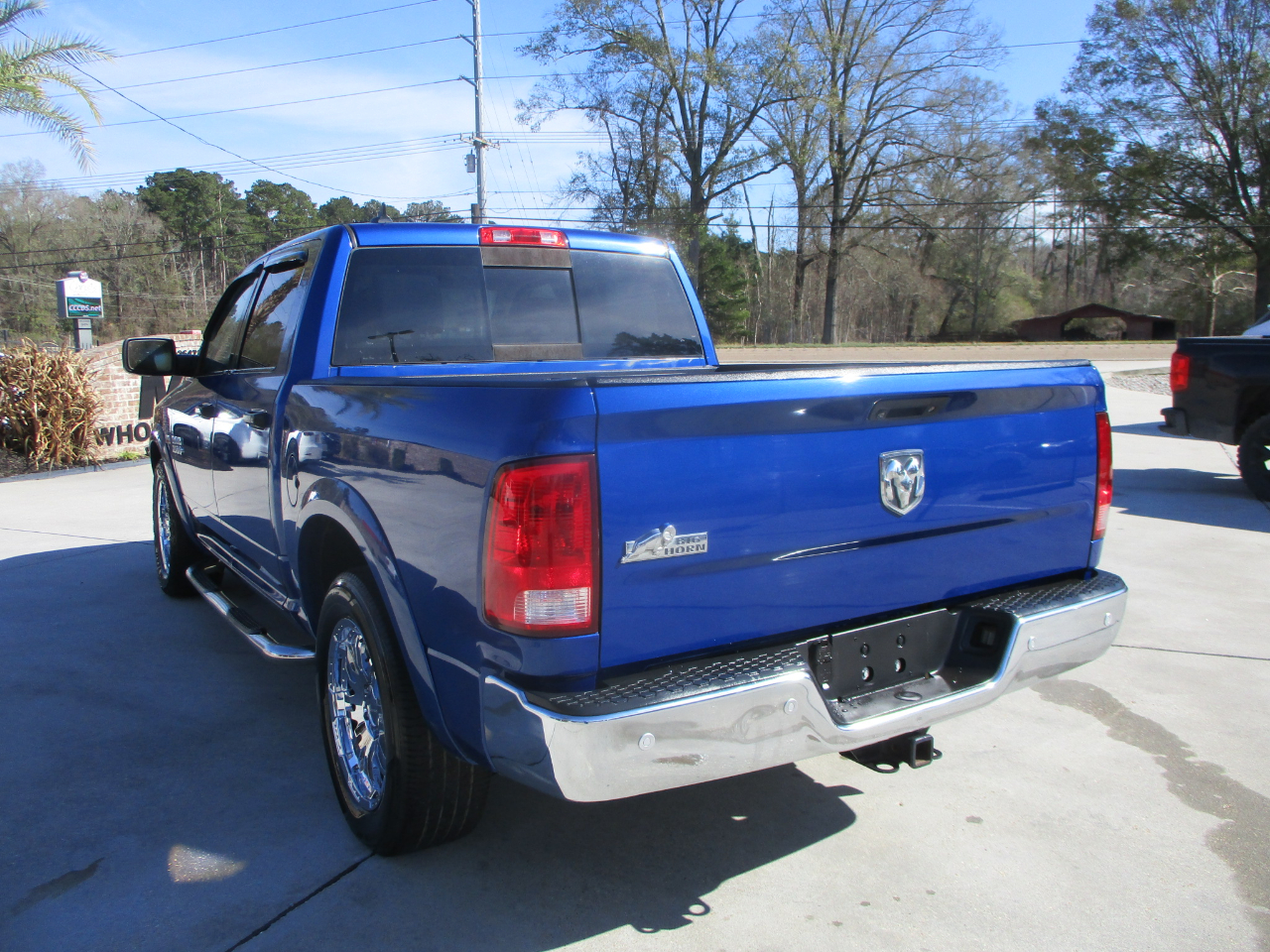 RAM 1500 Outdoorsman 4x4 Crew Cab 5'7" Box 2015