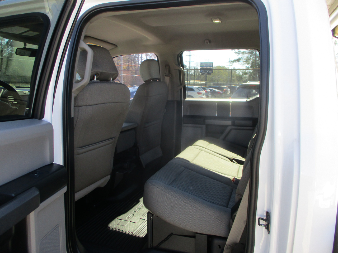 Ford F-450 SD Crew Cab DRW 2WD 2018