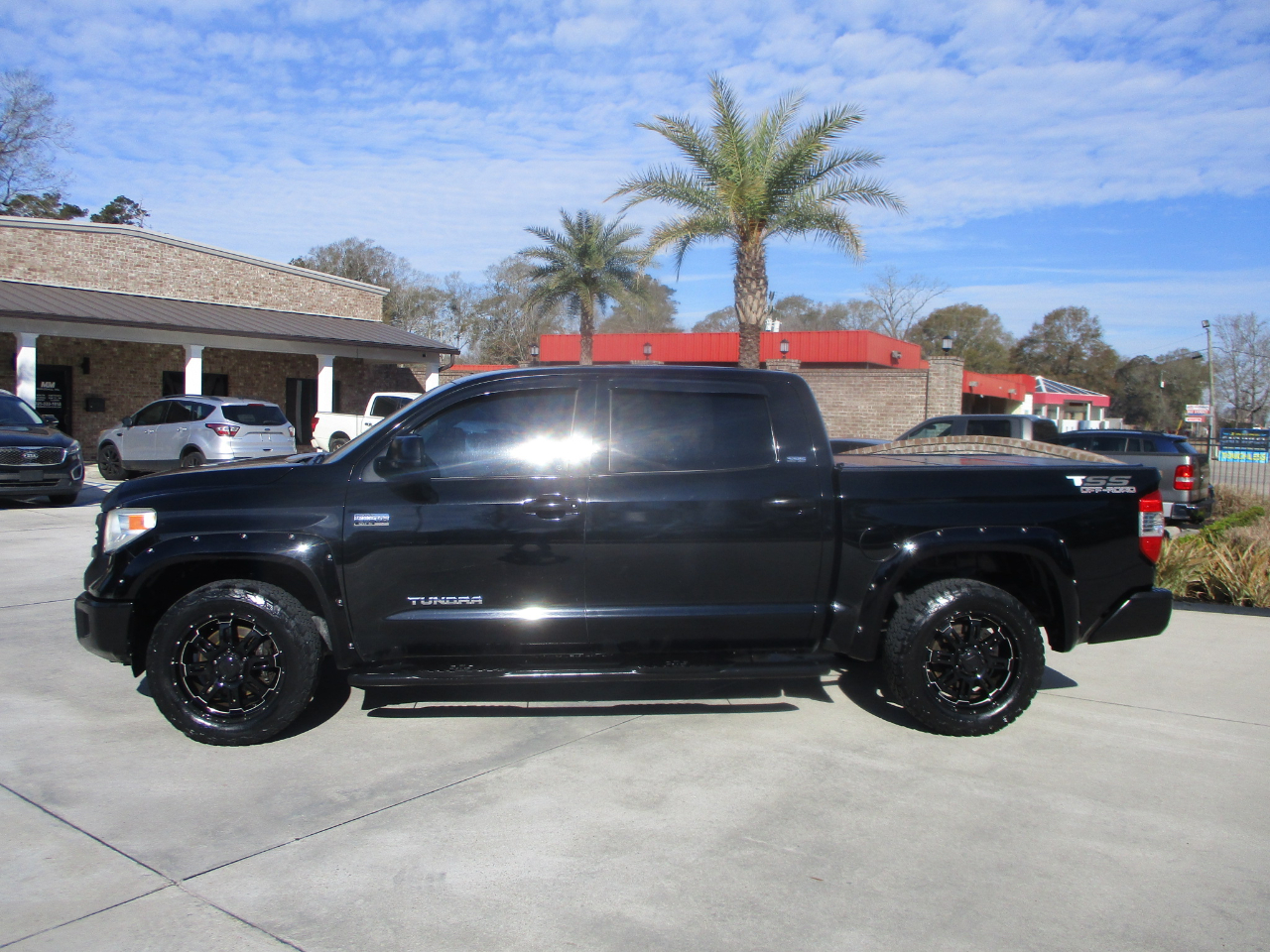 Toyota Tundra SR5 5.7L V8 CrewMax 2WD 2014