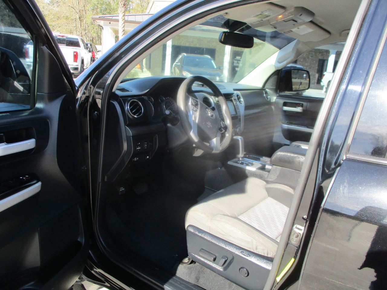 Toyota Tundra SR5 5.7L V8 CrewMax 2WD 2014