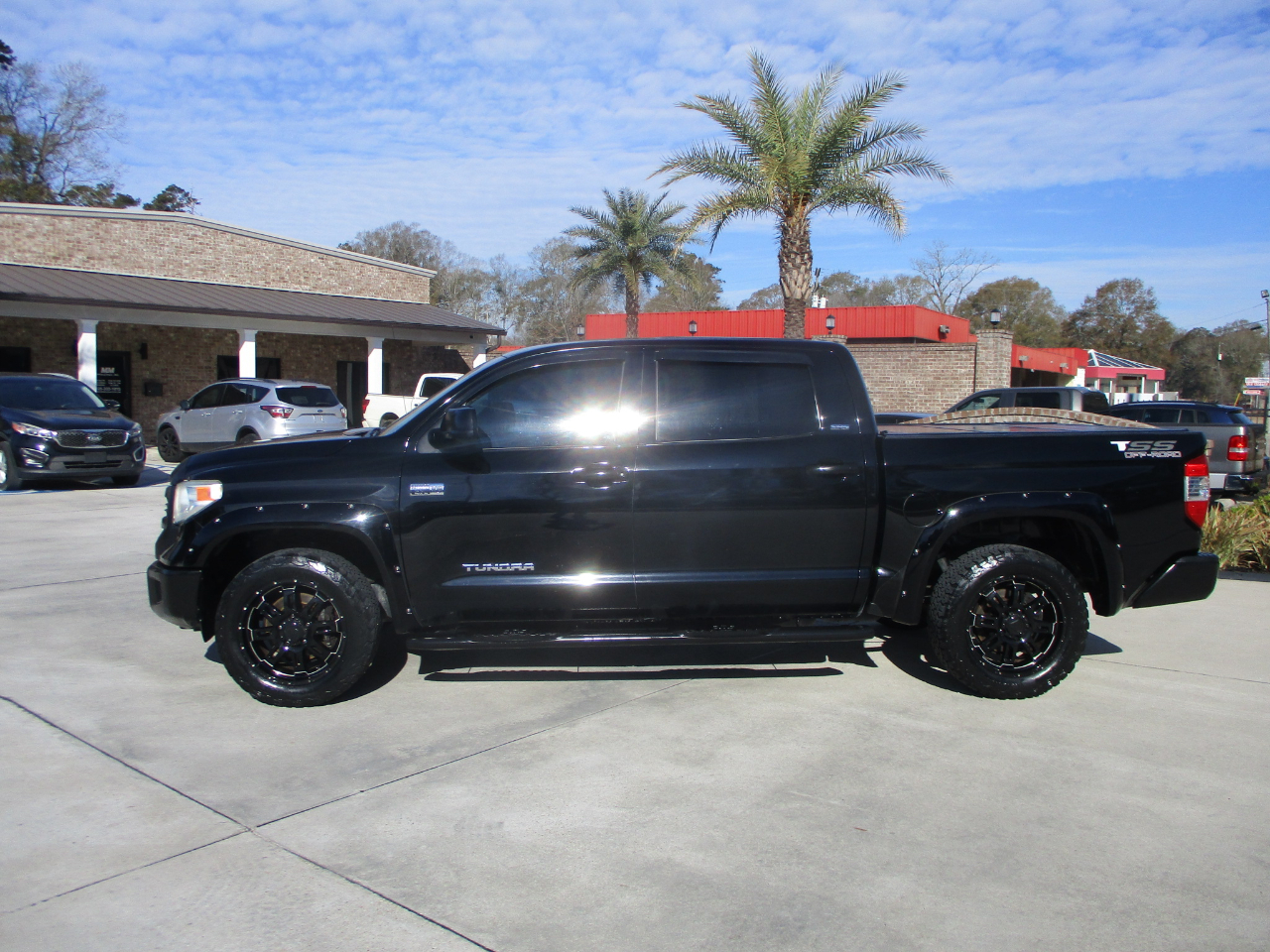 Toyota Tundra SR5 5.7L V8 CrewMax 2WD 2014