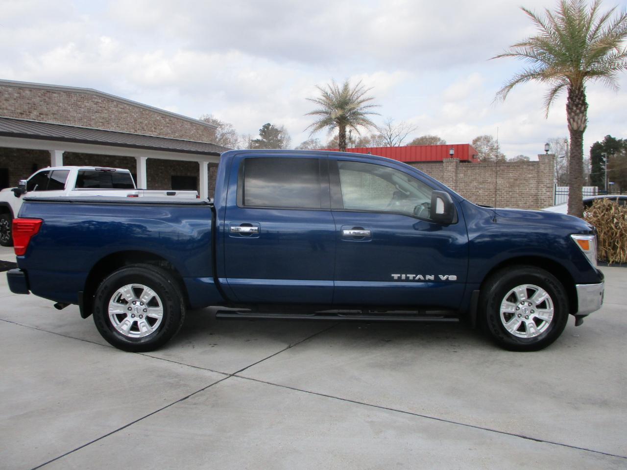 Nissan Titan SV Crew Cab 2WD 2019