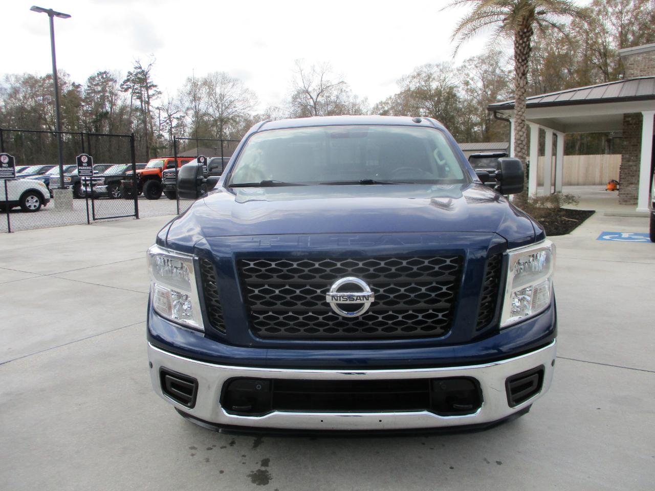 Nissan Titan SV Crew Cab 2WD 2019