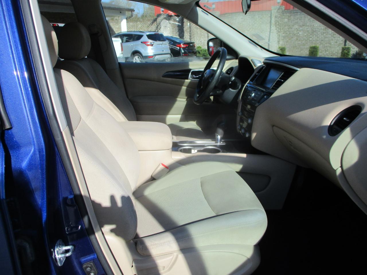 Nissan Pathfinder S 2WD 2017