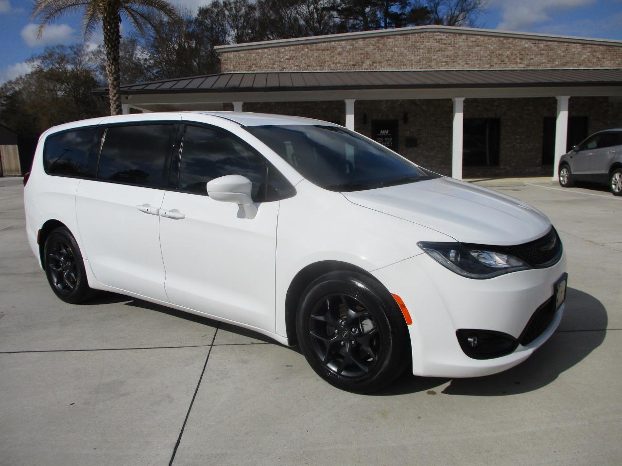 Chrysler Pacifica Touring Plus 2018