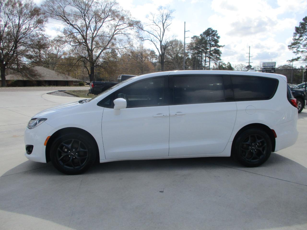 Chrysler Pacifica Touring Plus 2018
