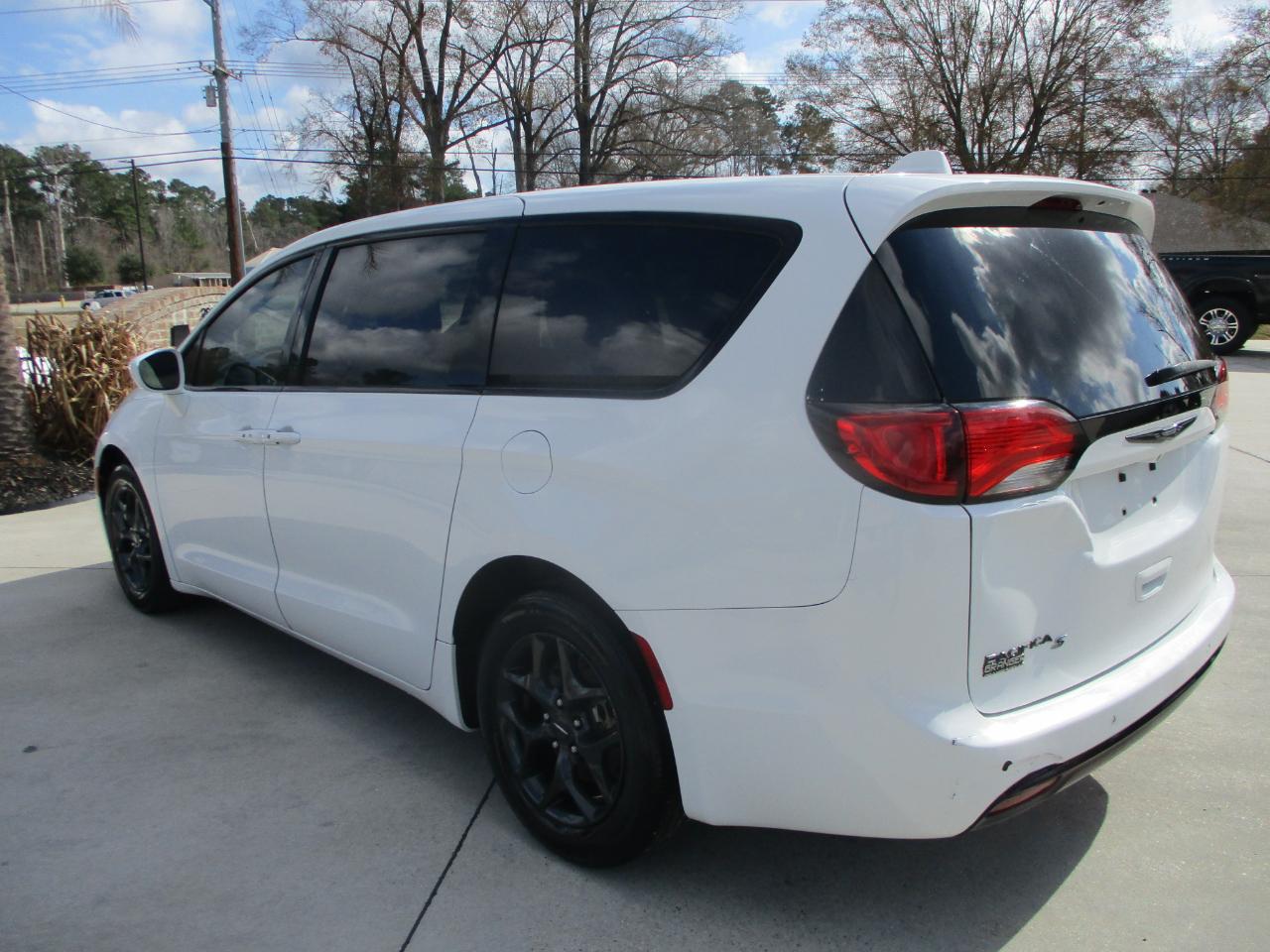 Chrysler Pacifica Touring Plus 2018