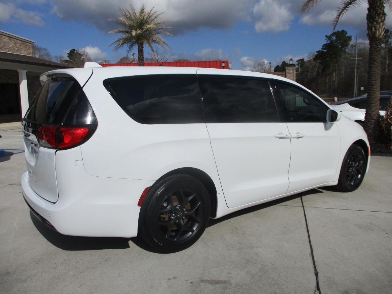 Chrysler Pacifica Touring Plus 2018