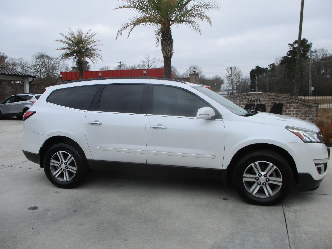 2017 Chevrolet Traverse 2LT FWD
