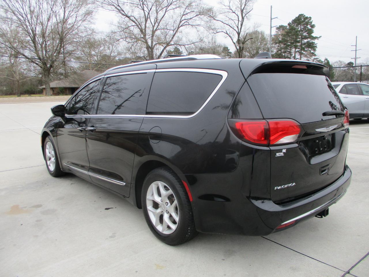 Chrysler Pacifica Touring-L Plus 2017