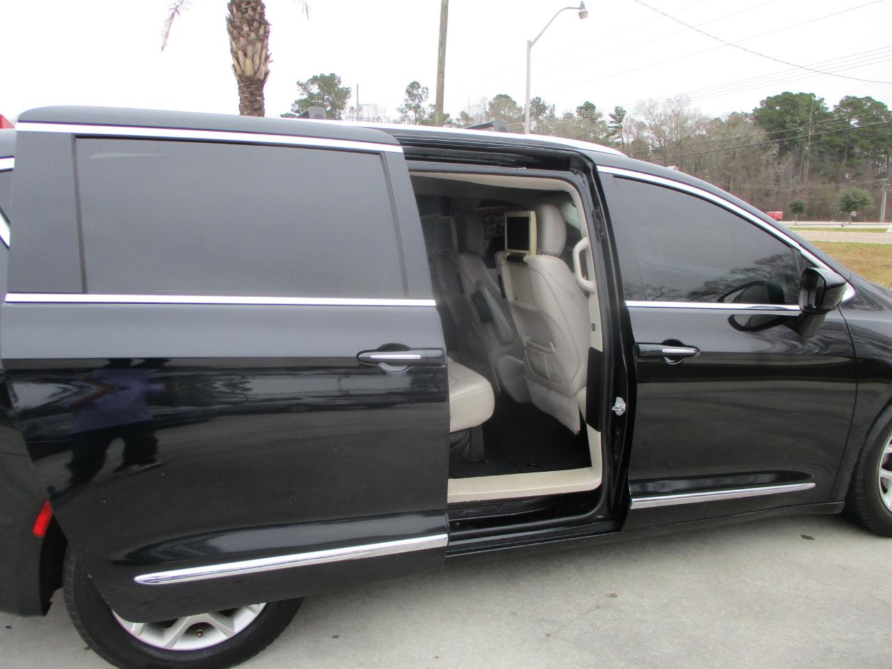 Chrysler Pacifica Touring-L Plus 2017