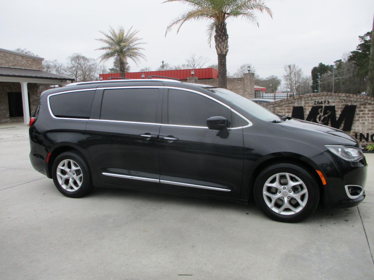 Chrysler Pacifica Touring-L Plus 2017