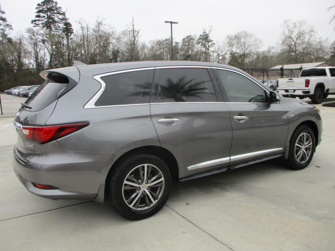 Infiniti QX60 Base FWD 2017