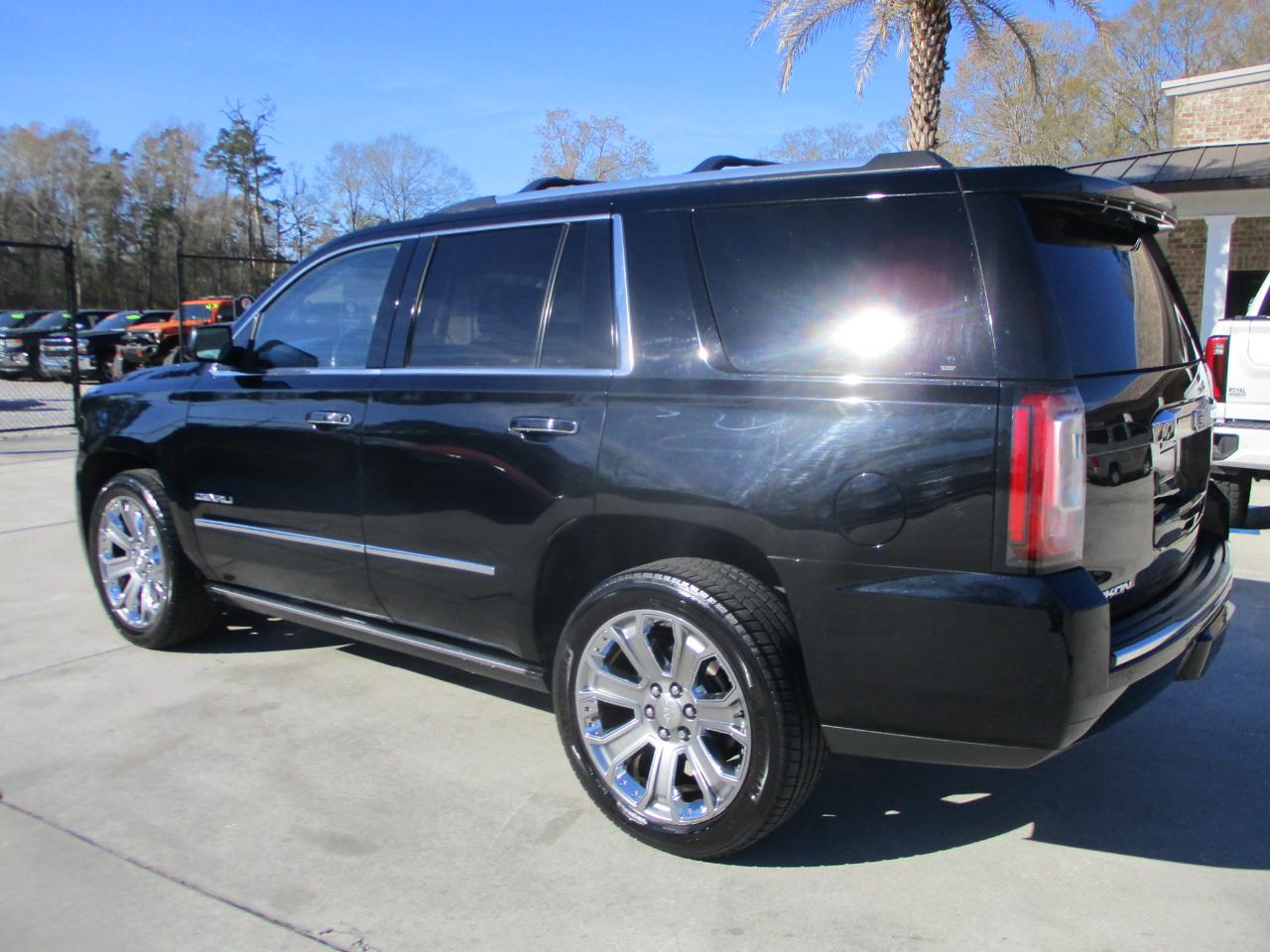 GMC Yukon Denali 4WD 2016