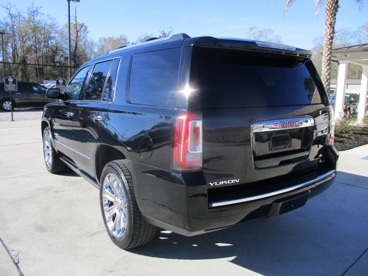 GMC Yukon Denali 4WD 2016