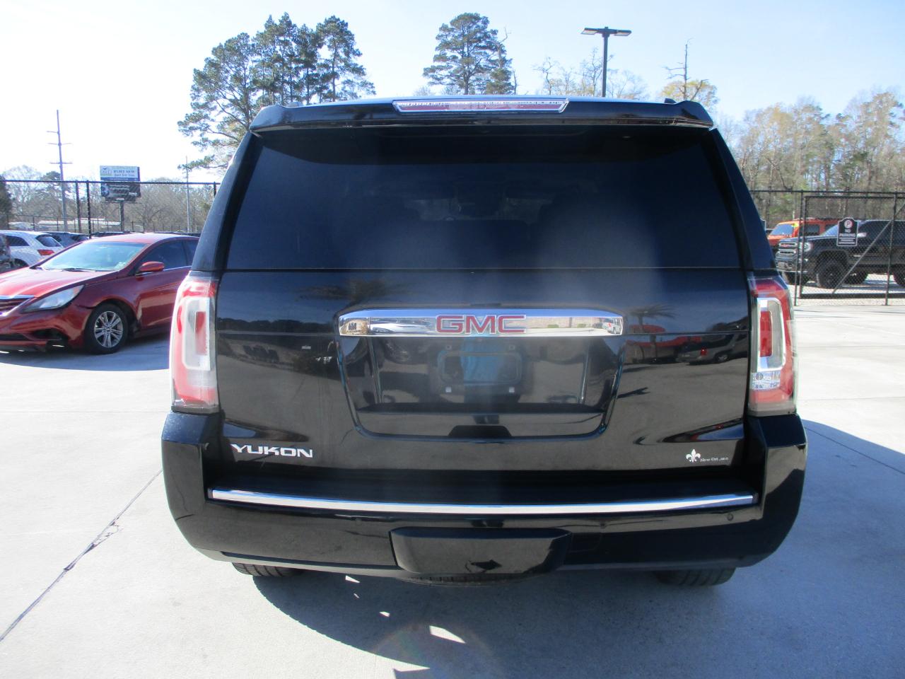 GMC Yukon Denali 4WD 2016