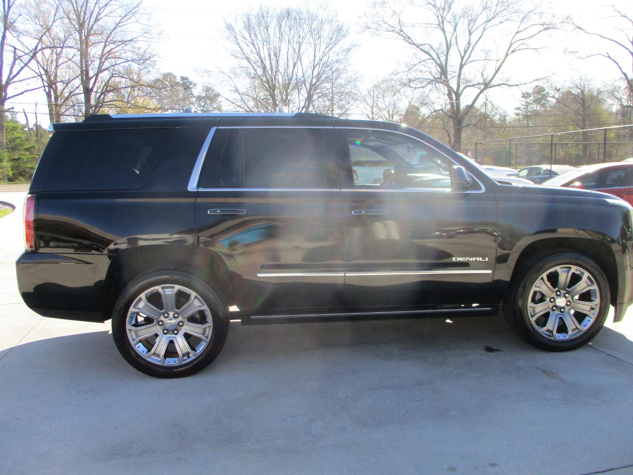GMC Yukon Denali 4WD 2016