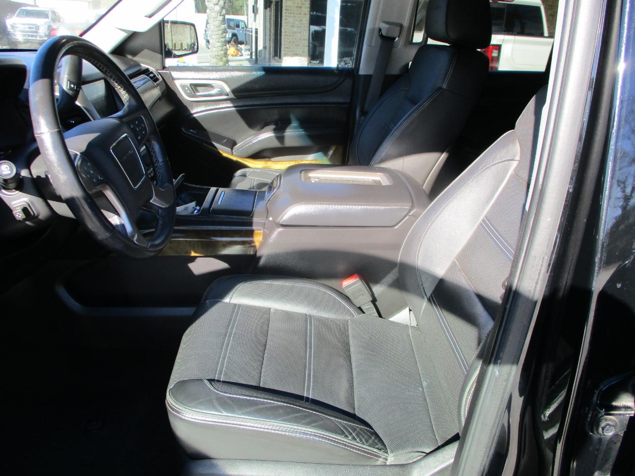 GMC Yukon Denali 4WD 2016