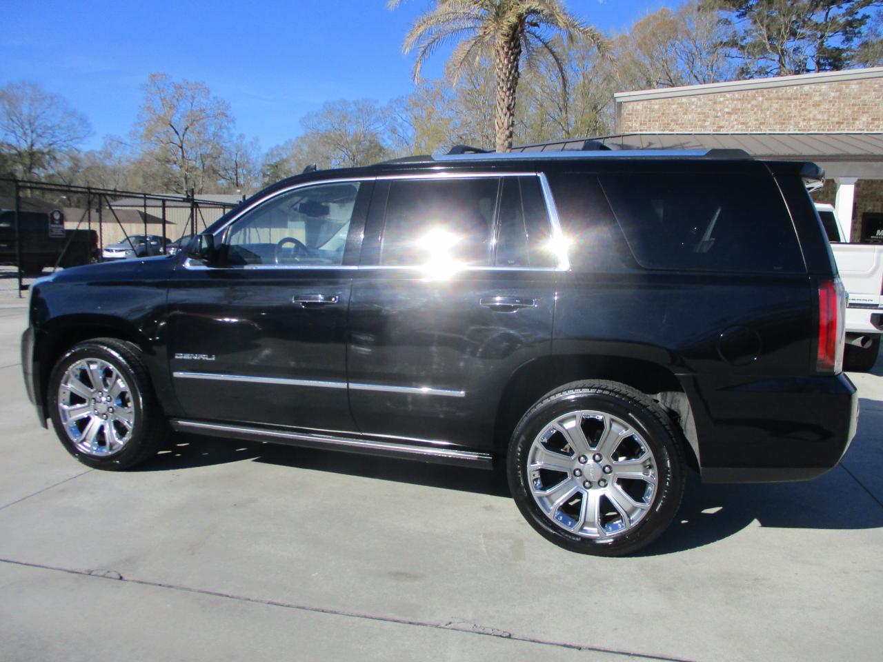 GMC Yukon Denali 4WD 2016