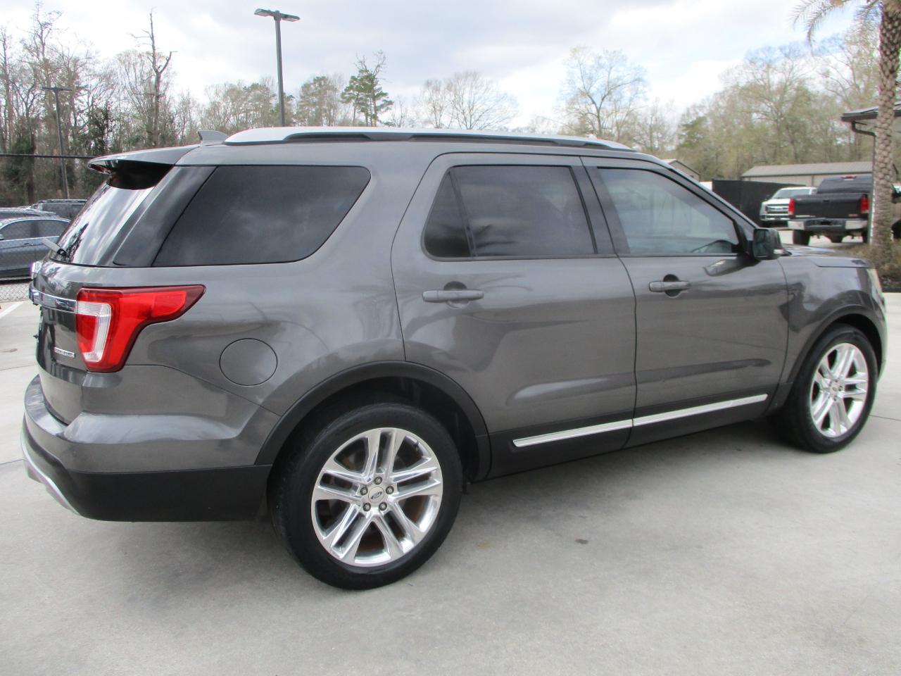 Ford Explorer XLT FWD 2016