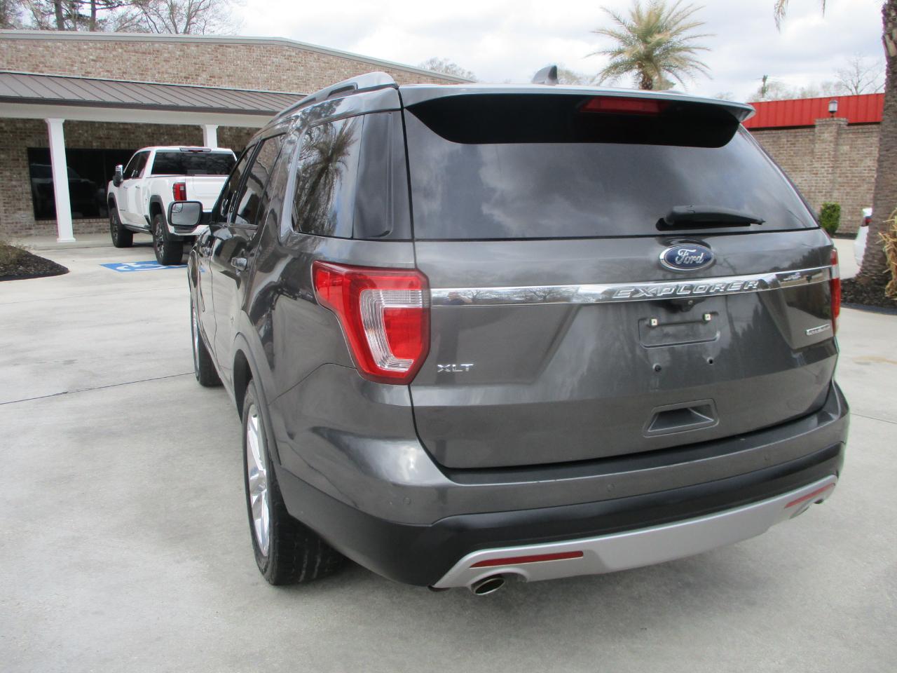 Ford Explorer XLT FWD 2016