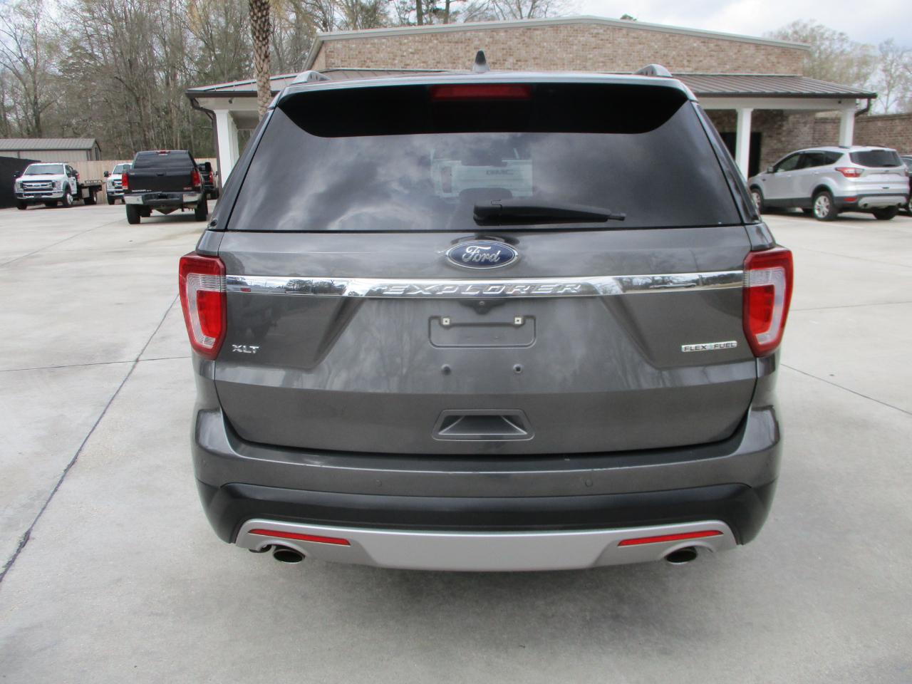 Ford Explorer XLT FWD 2016