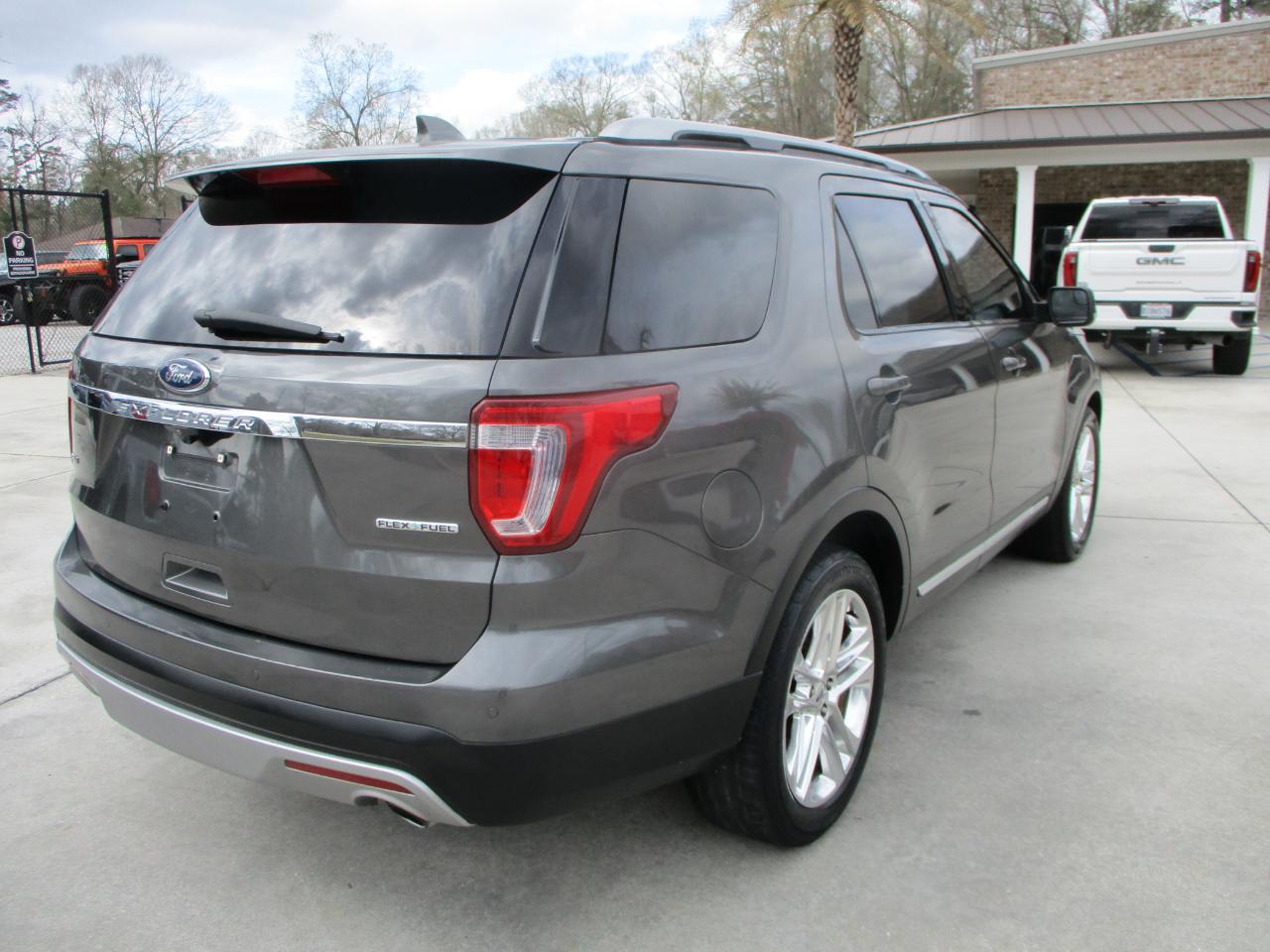 Ford Explorer XLT FWD 2016