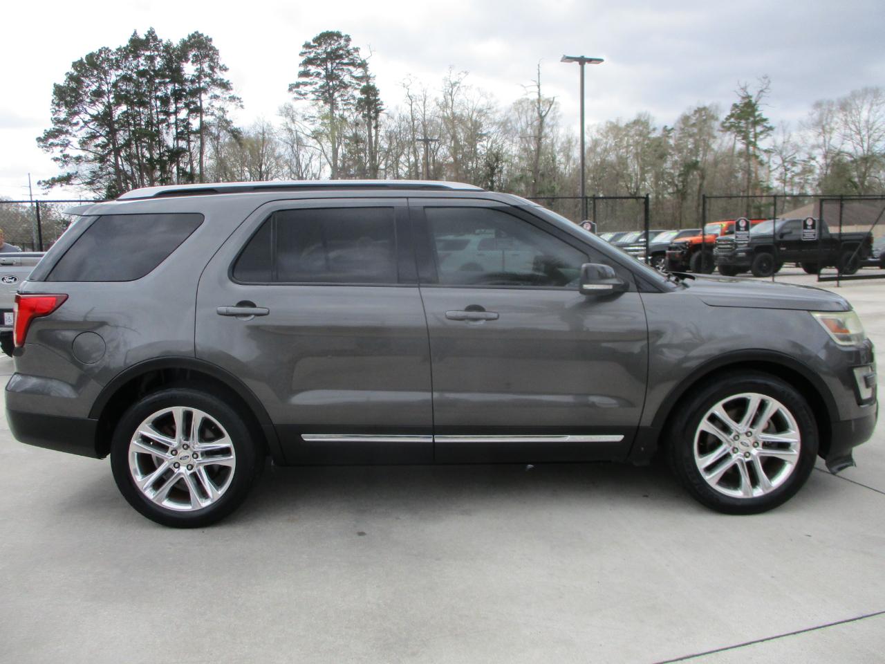 Ford Explorer XLT FWD 2016