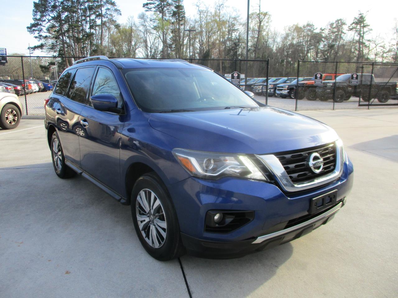Nissan Pathfinder SV 4WD 2020