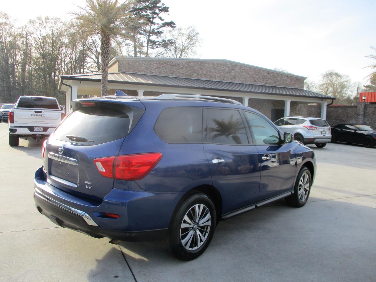 Nissan Pathfinder SV 4WD 2020