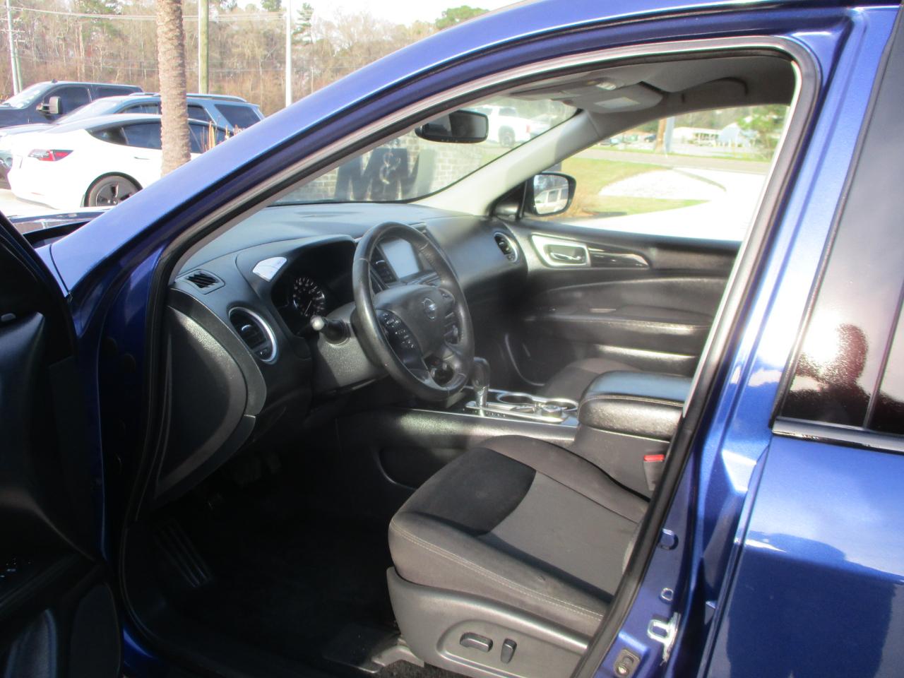 Nissan Pathfinder SV 4WD 2020