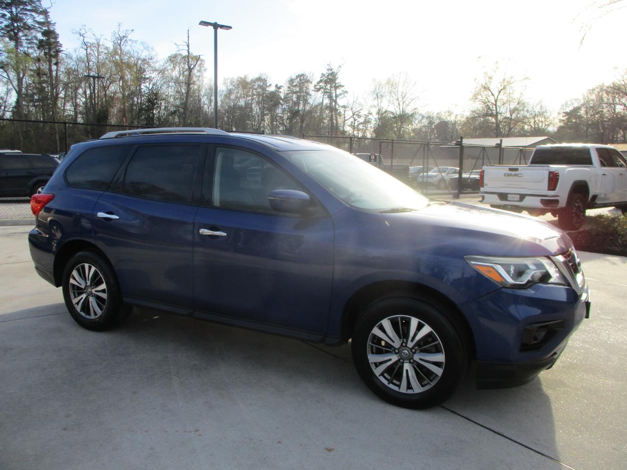 Nissan Pathfinder SV 4WD 2020