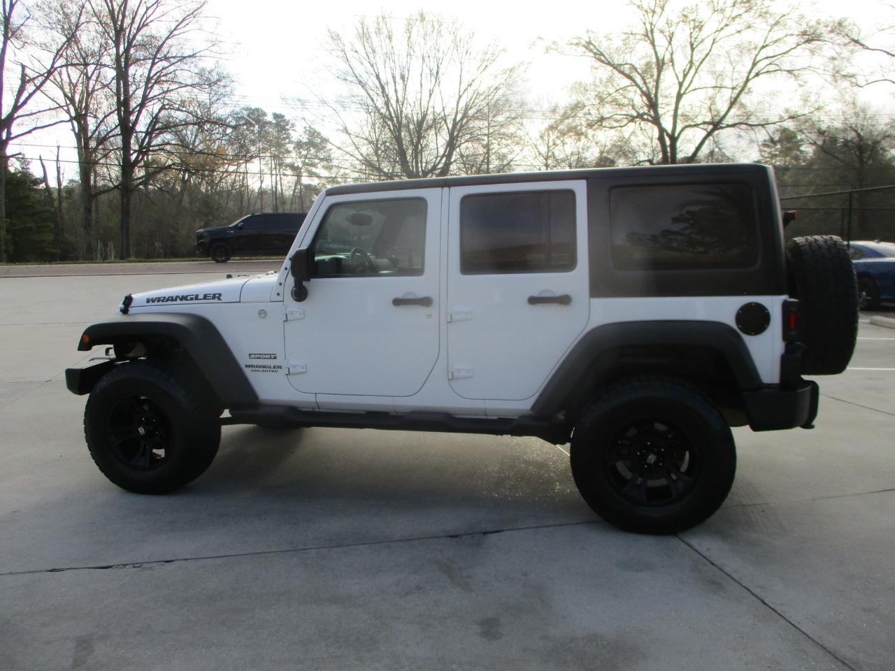 Jeep Wrangler Unlimited Sport 4WD 2013