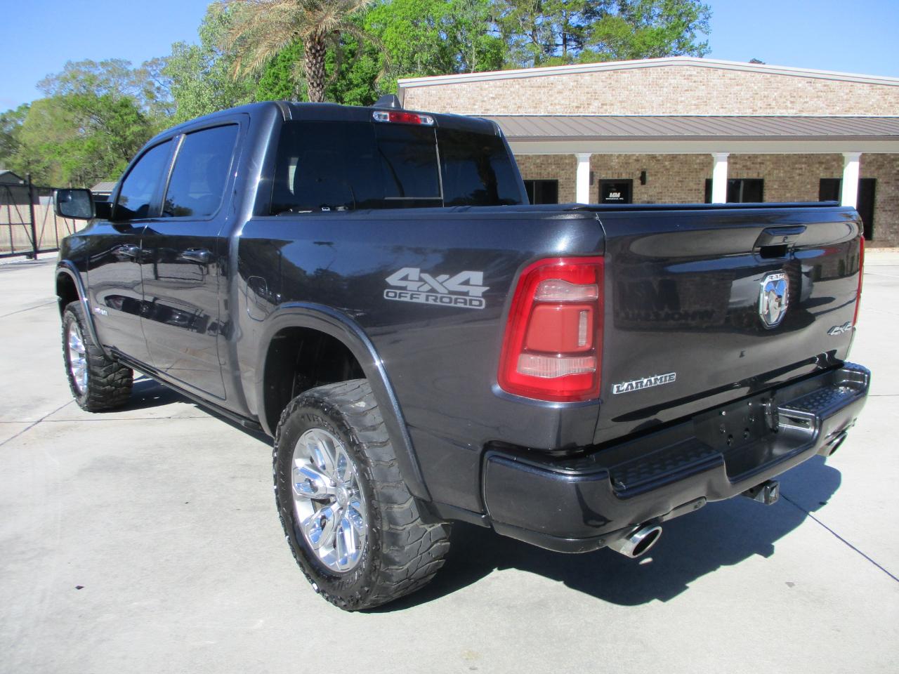 RAM 1500 Laramie Crew Cab SWB 4WD 2019