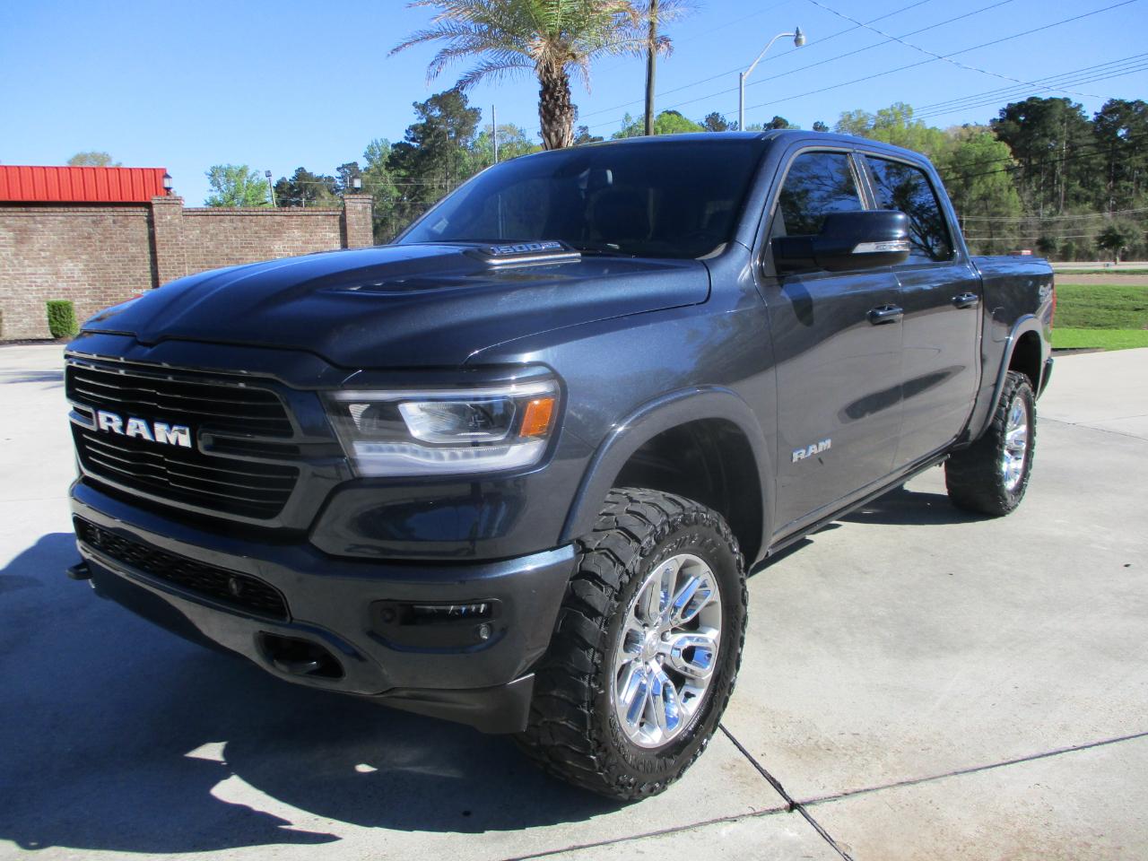 RAM 1500 Laramie Crew Cab SWB 4WD 2019