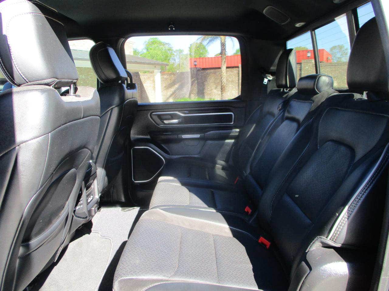 RAM 1500 Laramie Crew Cab SWB 4WD 2019