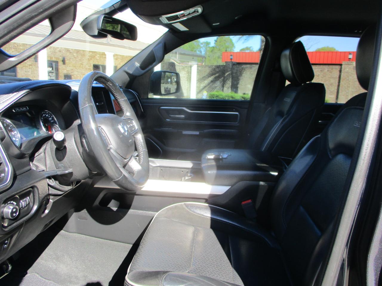 RAM 1500 Laramie Crew Cab SWB 4WD 2019