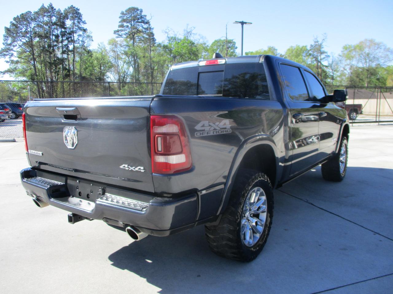 RAM 1500 Laramie Crew Cab SWB 4WD 2019