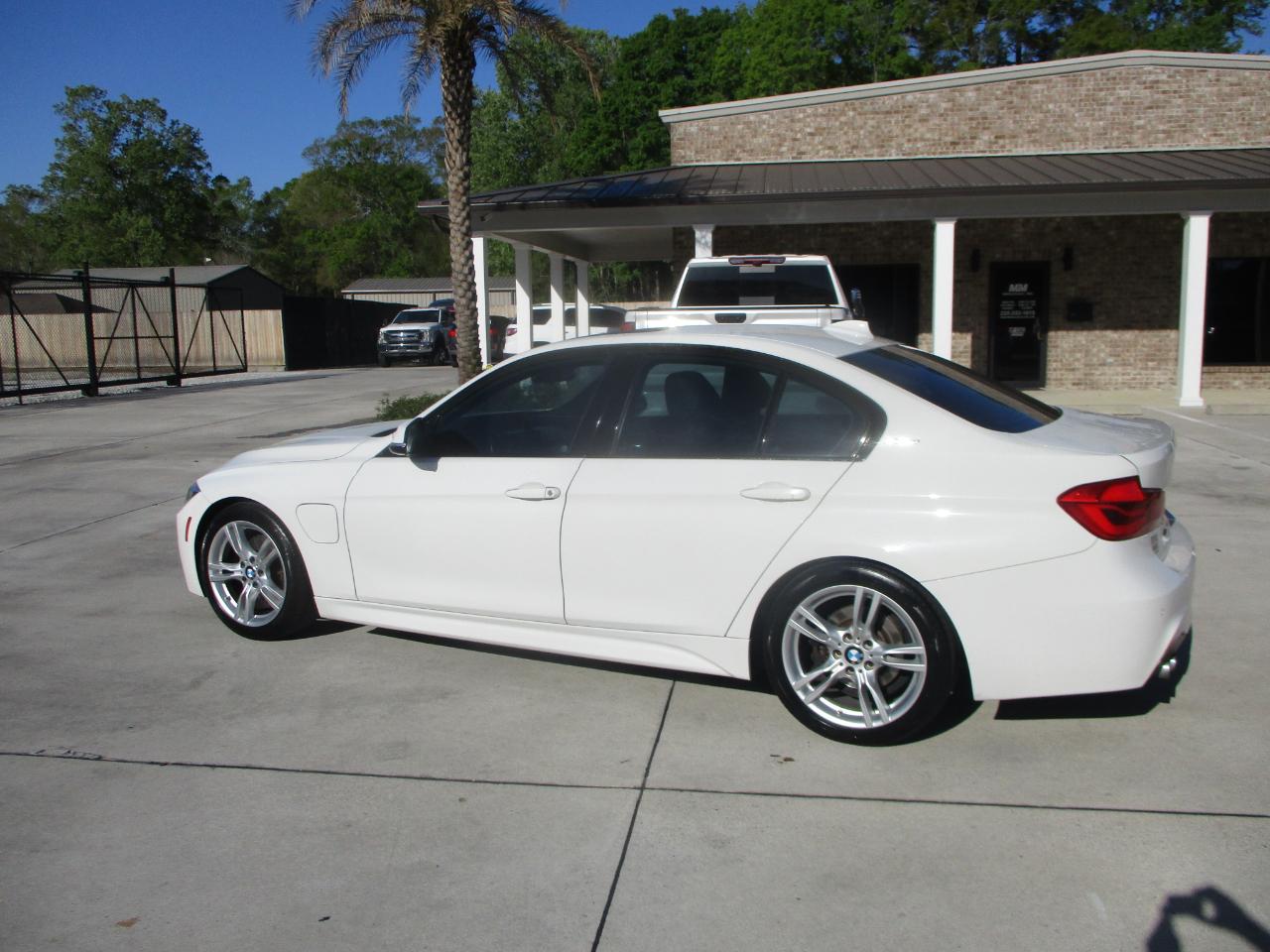 BMW 3-Series 330e iPerformance Sedan 2017
