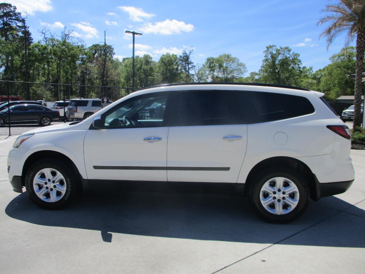 Chevrolet Traverse LS FWD w/PDC 2014